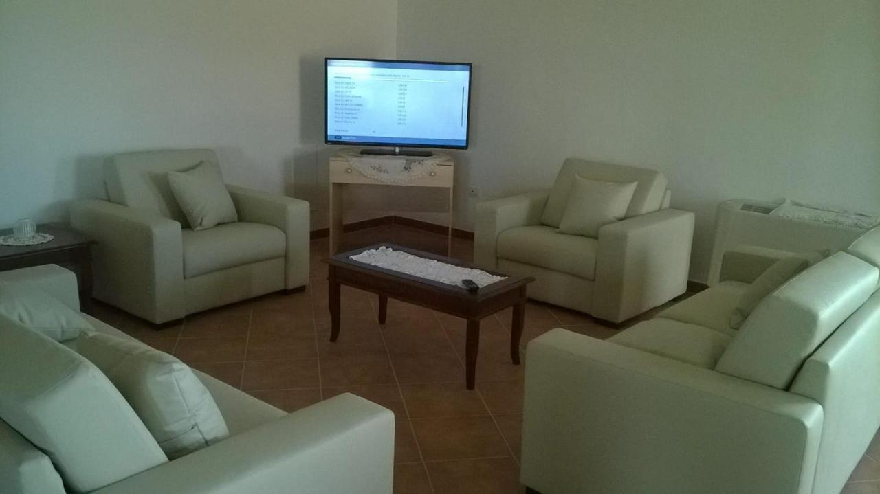 Hotel Bena E Traes Laerru Ngoại thất bức ảnh