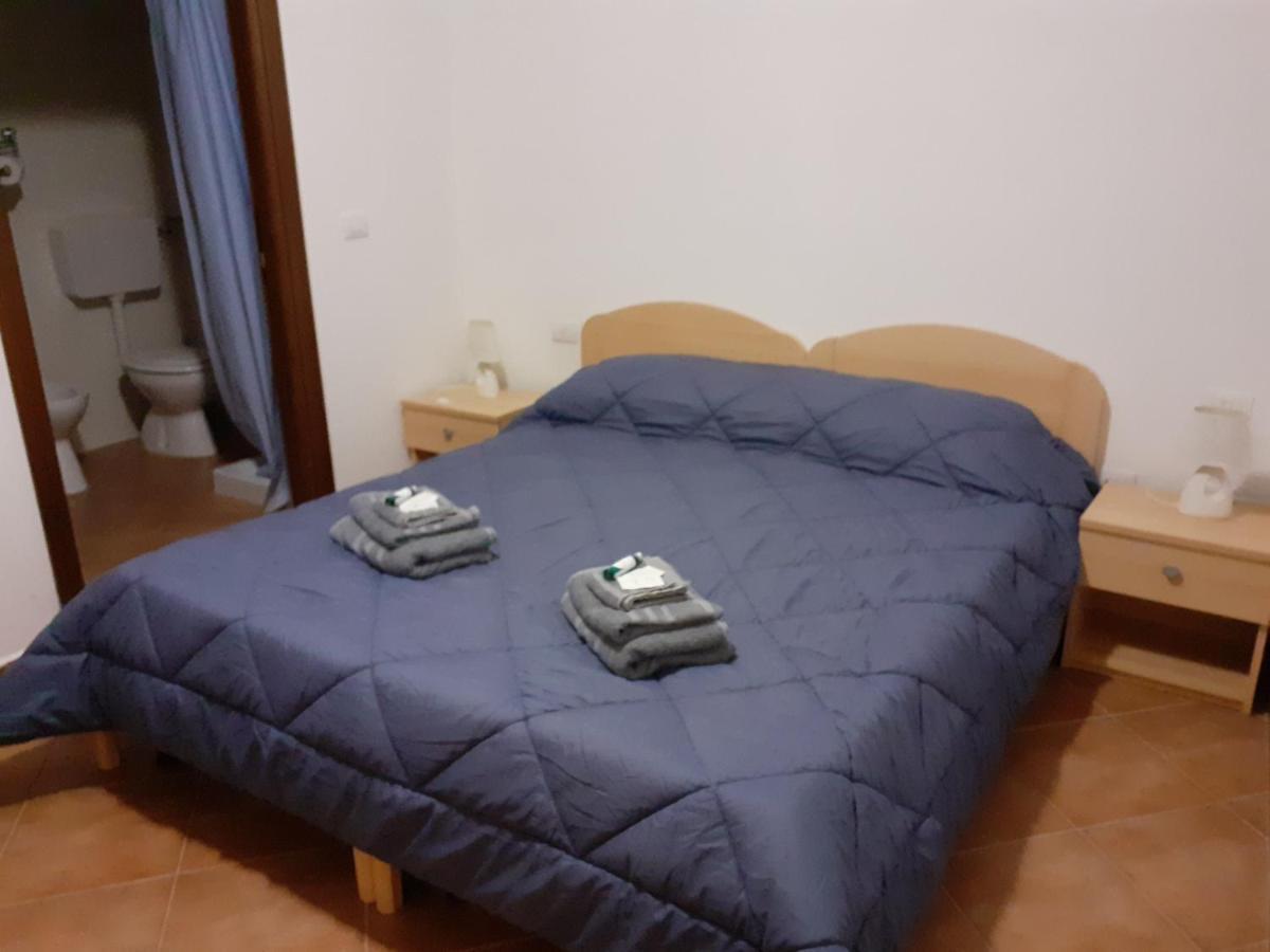 Hotel Bena E Traes Laerru Ngoại thất bức ảnh